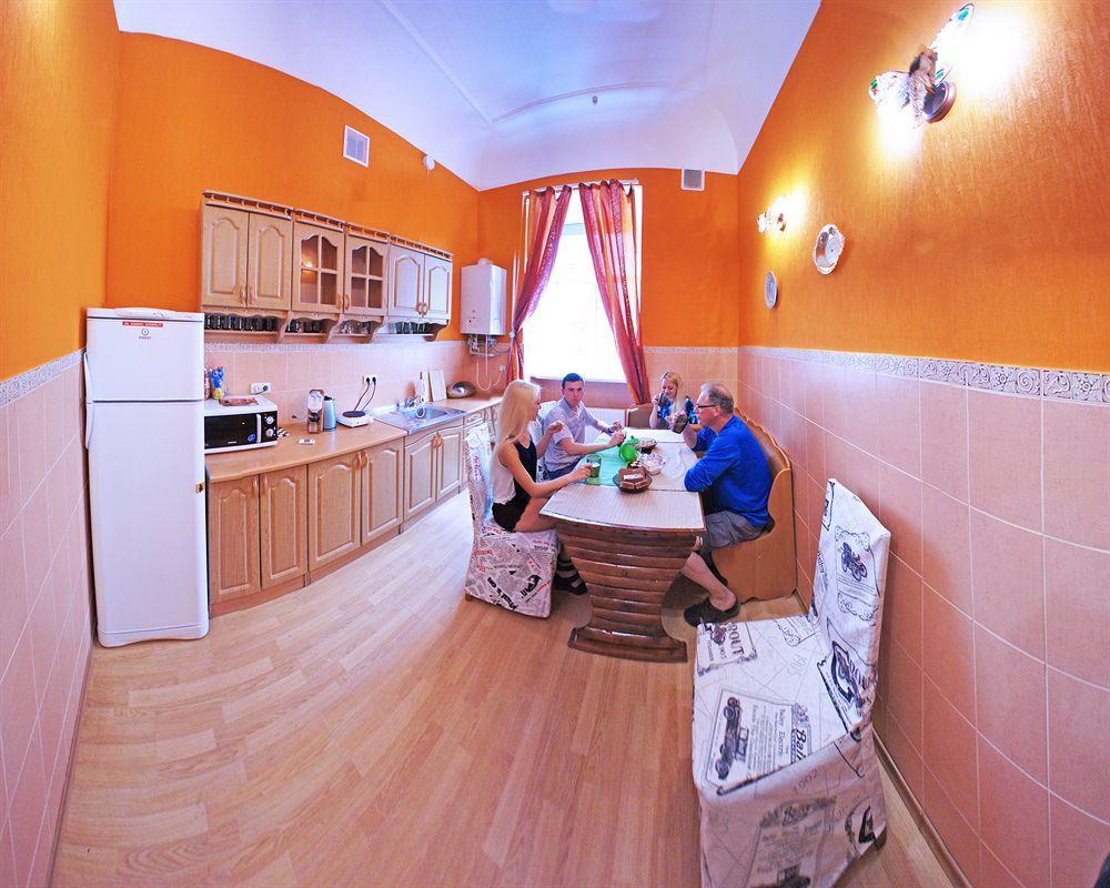 Chemodan Hostel Odessa Exterior photo