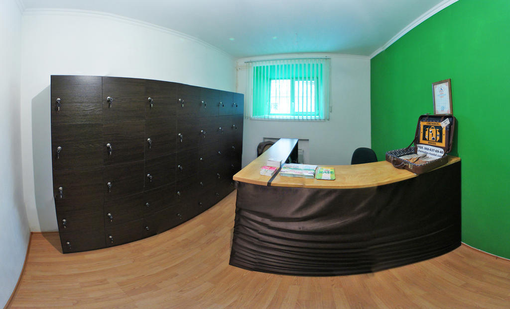 Chemodan Hostel Odessa Exterior photo