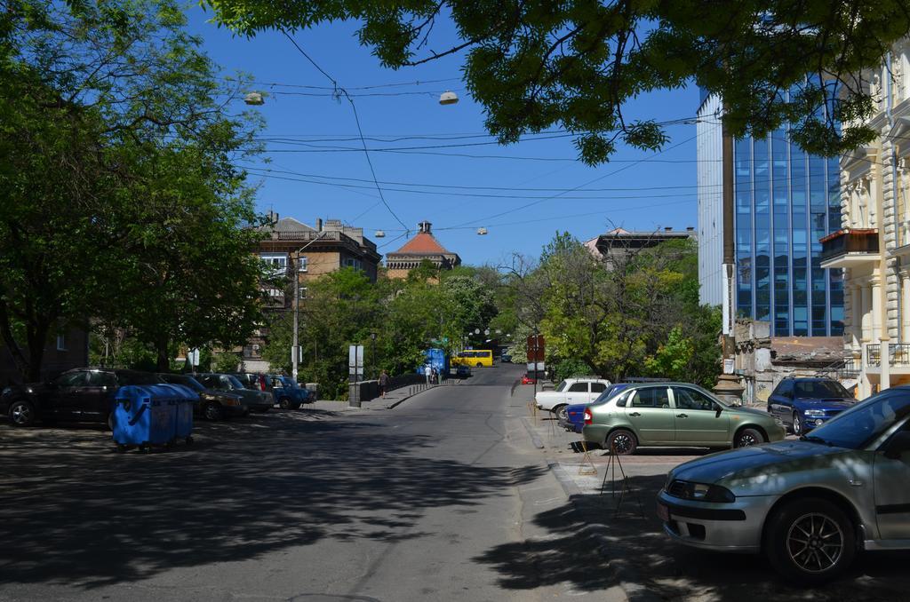 Chemodan Hostel Odessa Exterior photo