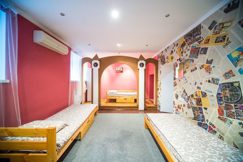 Chemodan Hostel Odessa Exterior photo
