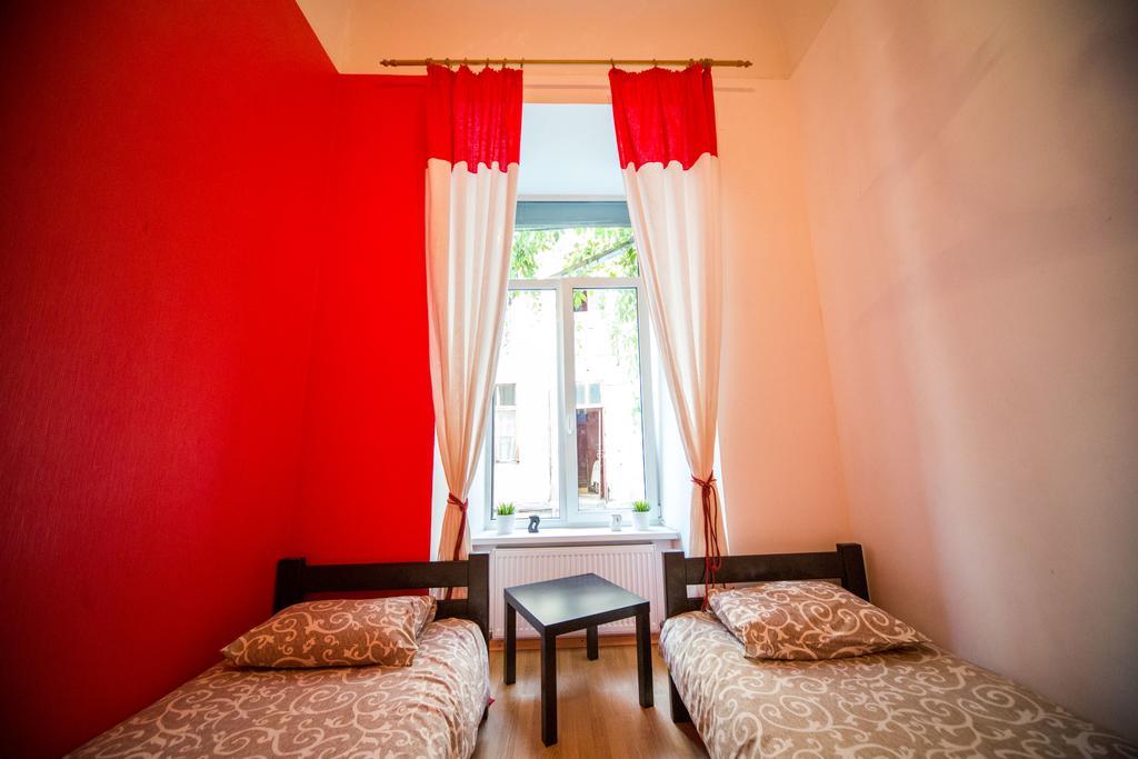 Chemodan Hostel Odessa Exterior photo