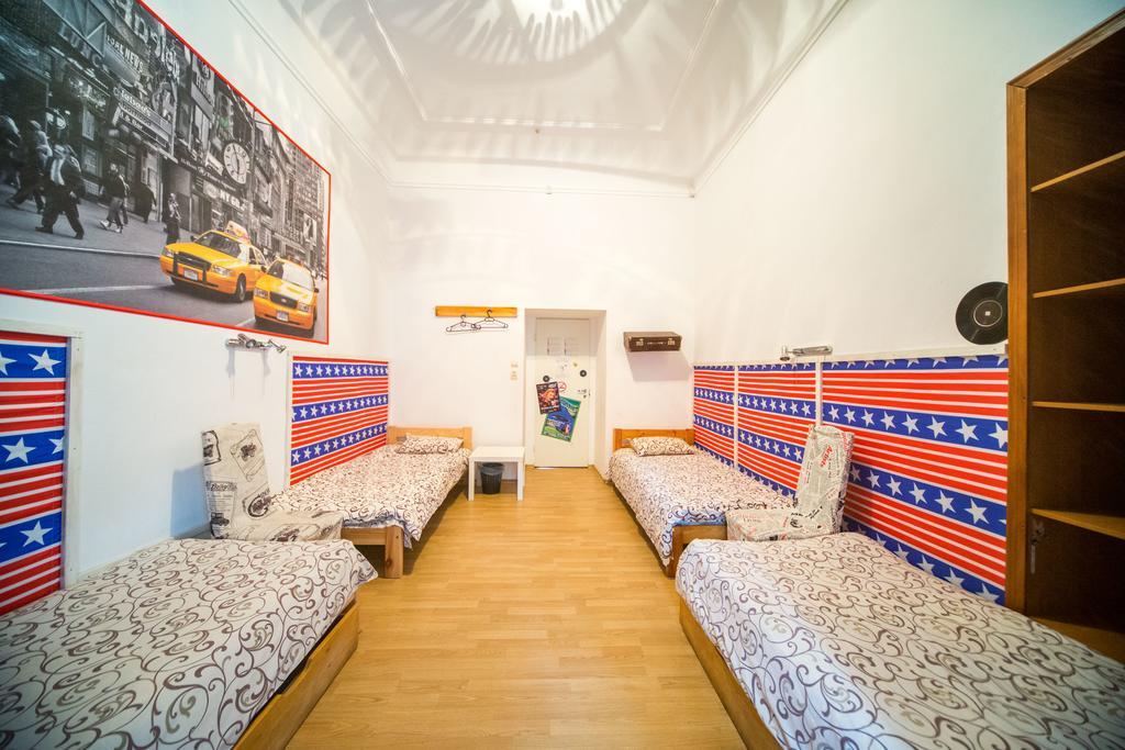 Chemodan Hostel Odessa Exterior photo